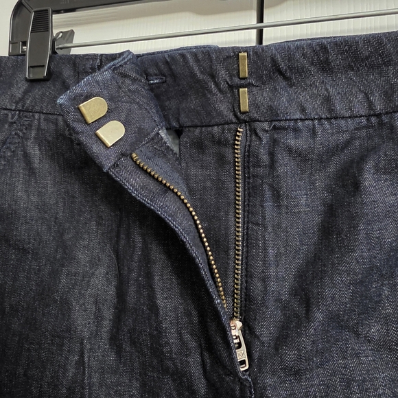 LOFT Curvy Riviera Shorts in Refined Denim, Dark Wash, Size 14P - Picture 3 of 8